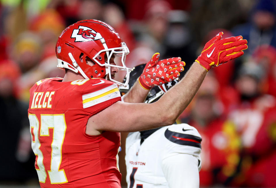 Travis Kelce celebrate a first down against the Texans. (Jamie Squire/Getty Images)