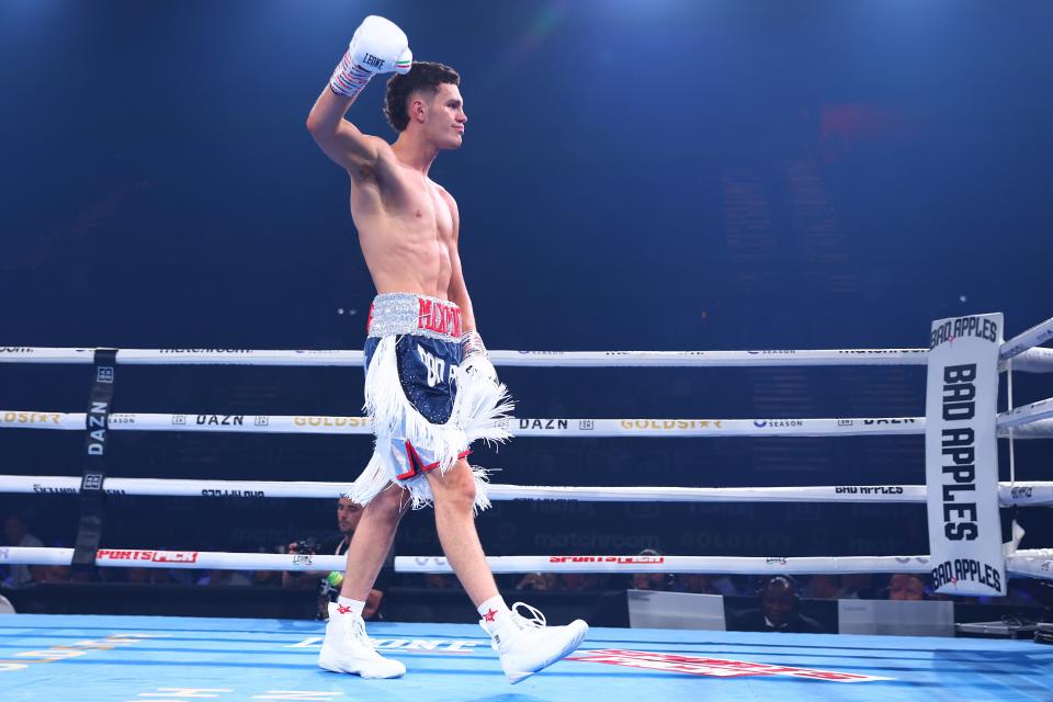 Max McIntyre saluting his home crowd after stopping Abdulselam Saman (Getty Images)