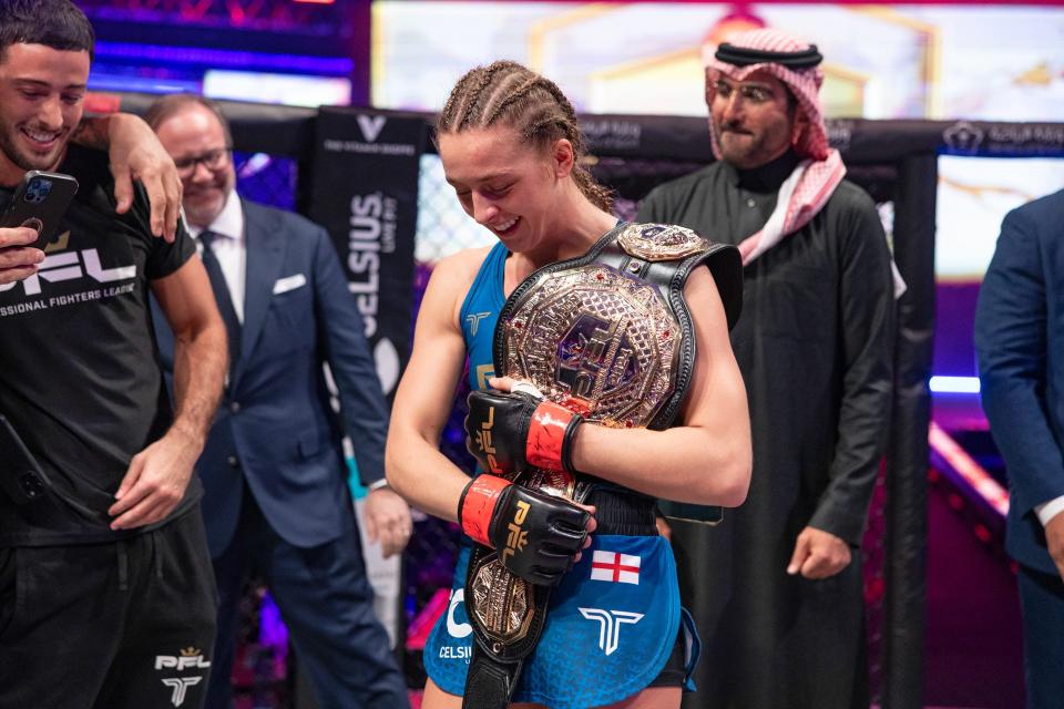 Dakota Ditcheva def Taila Santos - 2024 PFL Championship fight night at King Saud University in Riyadh, Saudi Arabia Friday, Nov. 29, 2024. (Jose Peñuela / PFL)