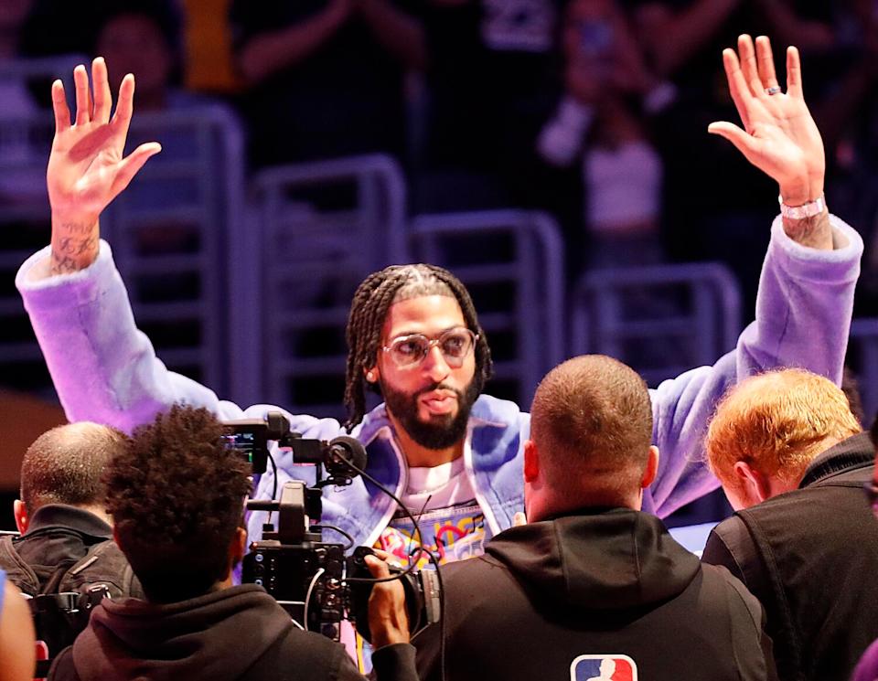 Former Laker and current Dallas Mavericks forward Anthony Davis thanks the crowd after a video tribute to him.