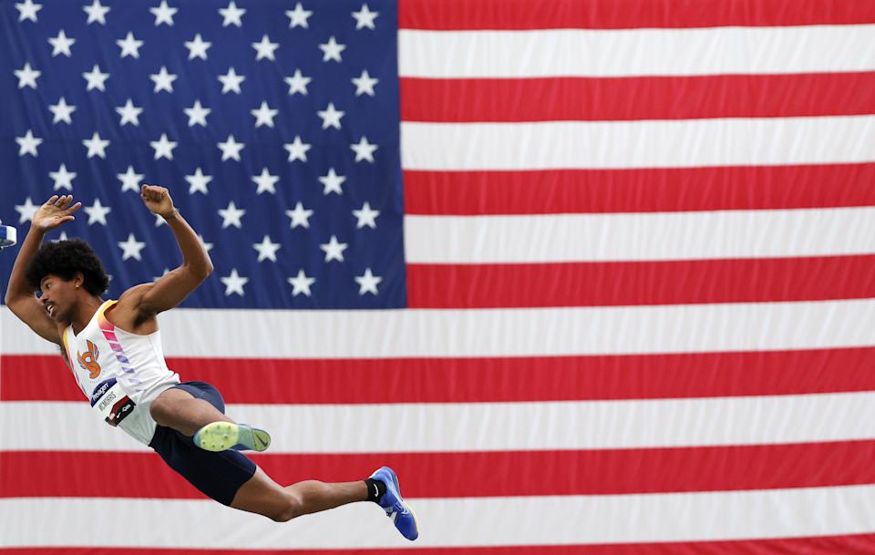 Hakim McMorris competes in the heptathlon pole vault at the USATF Indoor Championships. (Al Bello/Getty Images)