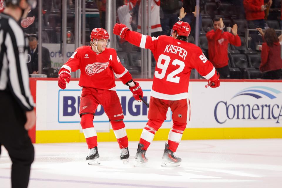 Red Wings Survive Scare for OT Win over Ducks