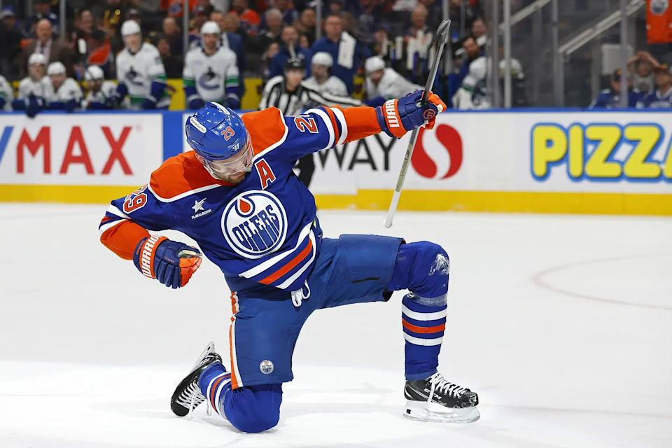 Is Oilers' Leon Draisaitl The Runaway Hart Trophy Winner? (What About The Selke?)