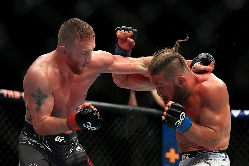 Justin Gaethje (left) narrowly outpointed Rafael Fiziev in 2022; now they run it back (Getty Images)