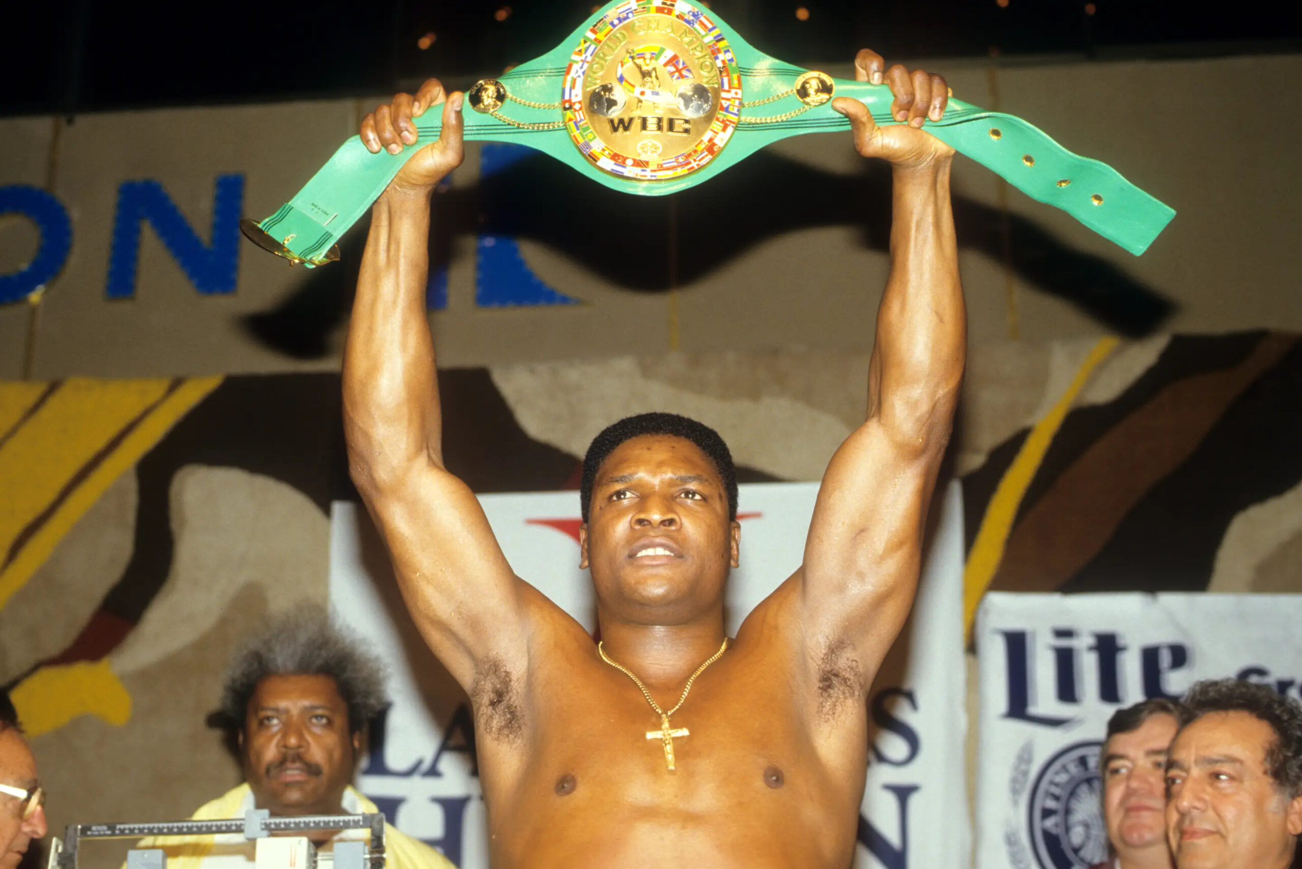Boxing: Portrait of WBC Heavyweight Champion Trevor Berbick victorious, holding up championship belt during weigh in before fight vs Mike Tyson. Las Vegas, NV 11/23/1986 CREDIT: John Iacono (Photo by John Iacono /Sports Illustrated via Getty Images) (Set Number: X34039 TK1 R9 )