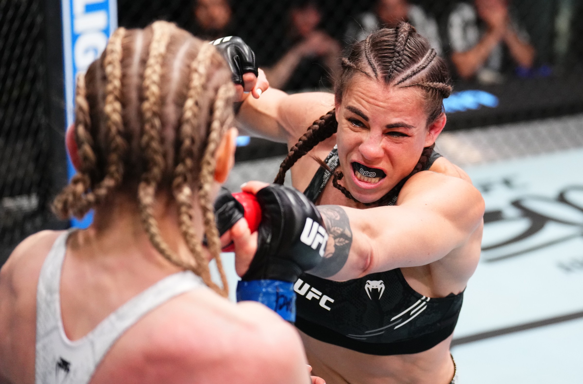 Montserrat Rendon welcomes Alice Pereira to the Octagon at Noche UFC.