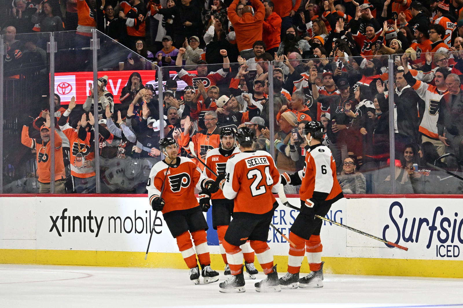 Flyers Fans Stay Patient, Believe They Could Be 'Sneaky' Playoff Contender