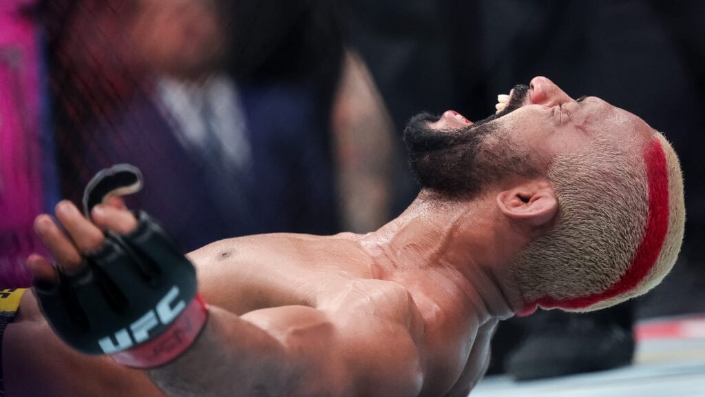Deiveson Figueiredo argues why he should leapfrog other contenders if he rebounds at UFC Fight Night 261.Figueiredo (24-5-1 MMA, 13-5-1 ...