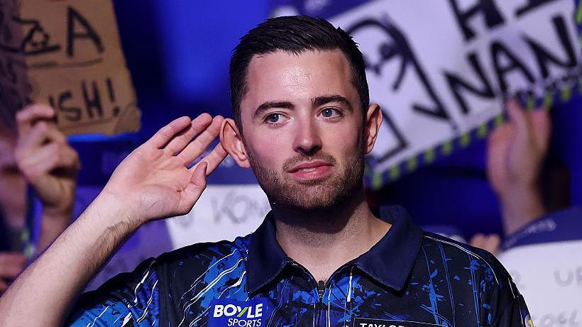 Getty Images1 hour agoWorld number one Luke Humphries moved into the