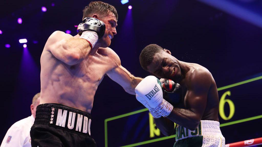 Callum Smith lands a left hook against Joshua Buatsi