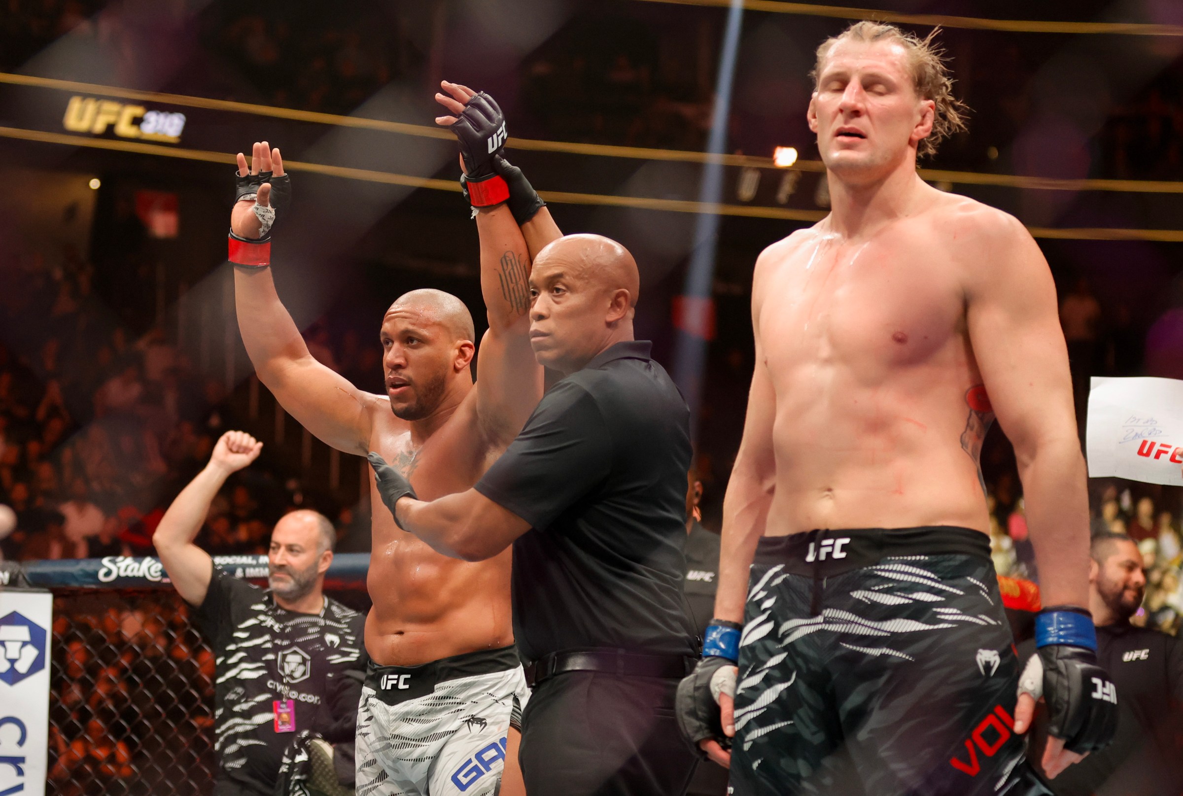 Alexander Volkov won’t want to hear the judges’ scorecards at UFC 321.